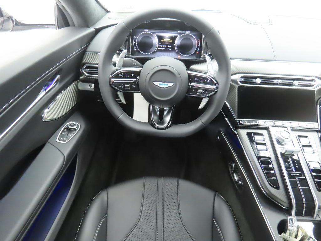 Thumbnail: 2025 Aston Martin Vantage - 10