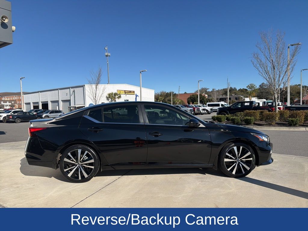 2022 Nissan Altima SR FWD