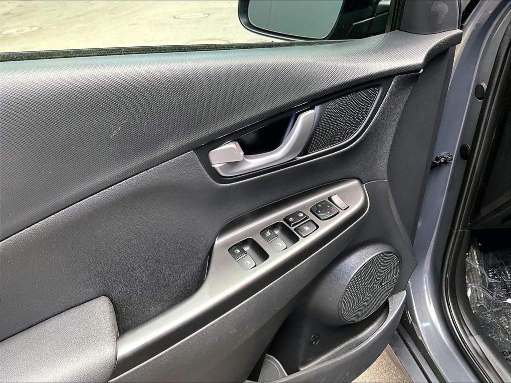 2023 Hyundai Kona — photo 10
