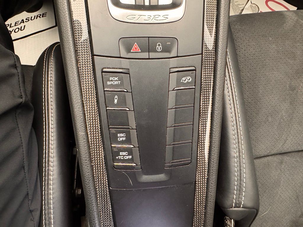 Thumbnail: 2019 Porsche 911 - 14