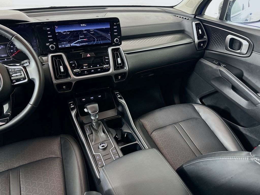 Thumbnail: 2022 Kia Sorento - 24