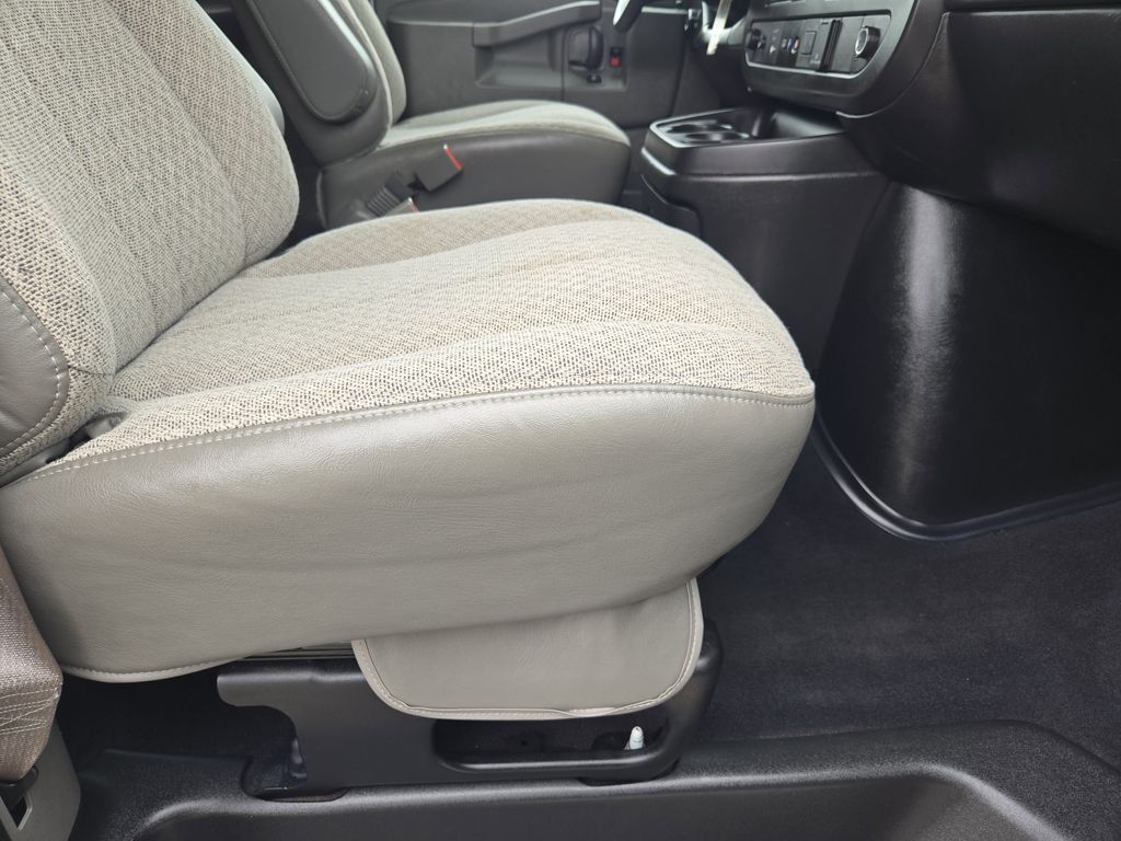 2023 Chevrolet Express 3500