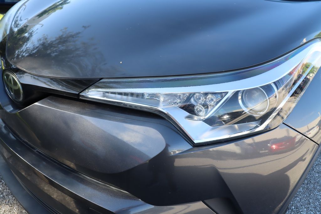 Thumbnail: 2018 Toyota C-HR - 3