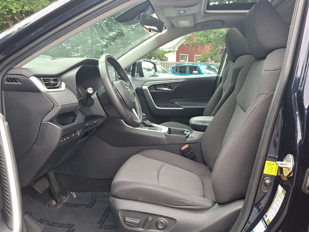 Thumbnail: 2020 Toyota RAV4 - 13