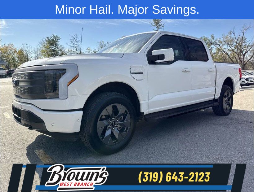 White Metallic 2022 Ford F-150 Lightning Lariat SuperCrew AWD Pickup Truck All-Wheel Drive Automatic