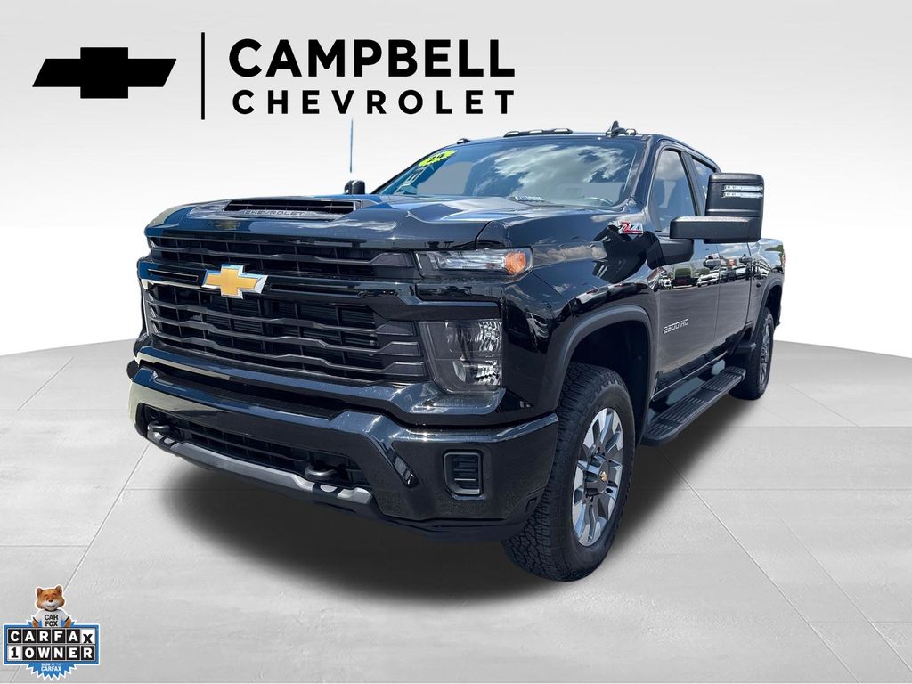 2024 Chevrolet Silverado 2500HD Custom Crew Cab 4WD