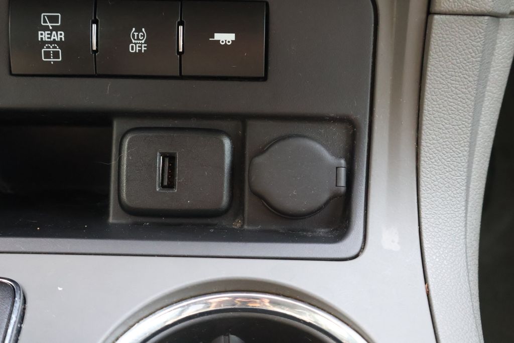 Thumbnail: 2016 Chevrolet Traverse - 23