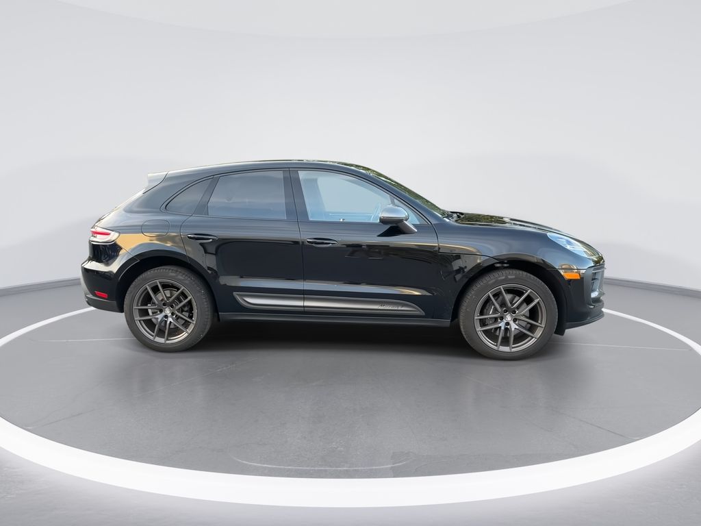 Thumbnail: 2024 Porsche Macan - 9