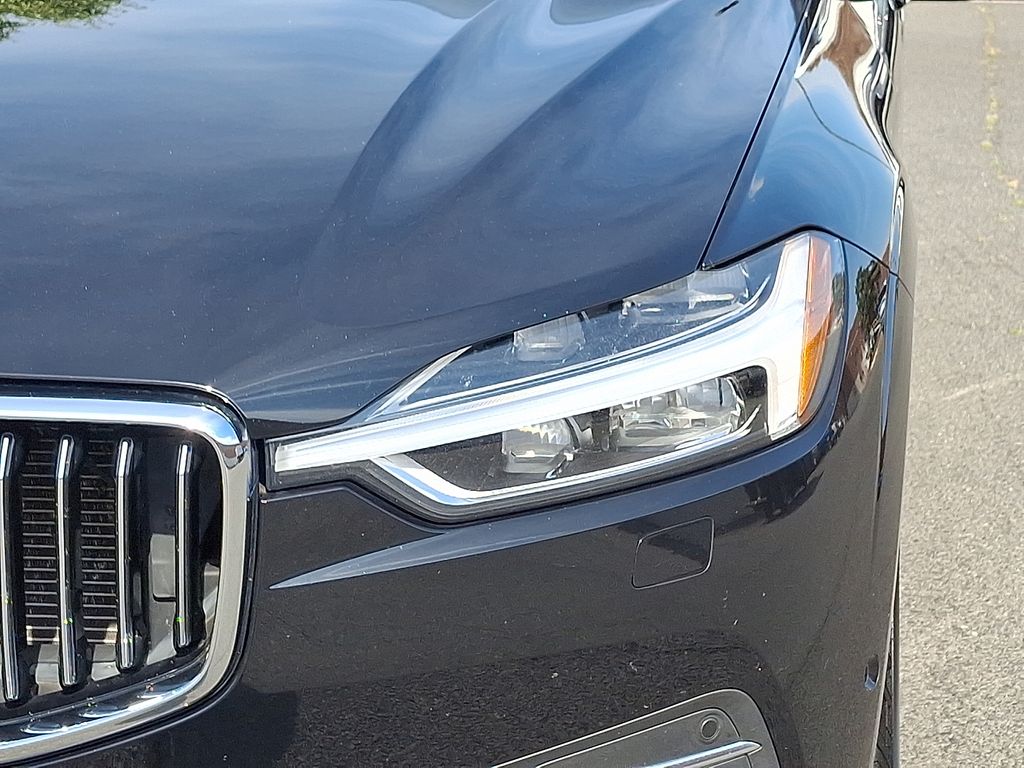 Thumbnail: 2018 Volvo XC60 - 9