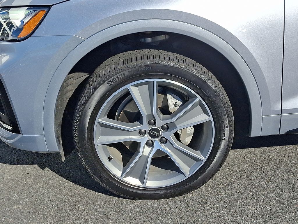 Thumbnail: 2025 Audi Q5 - 8