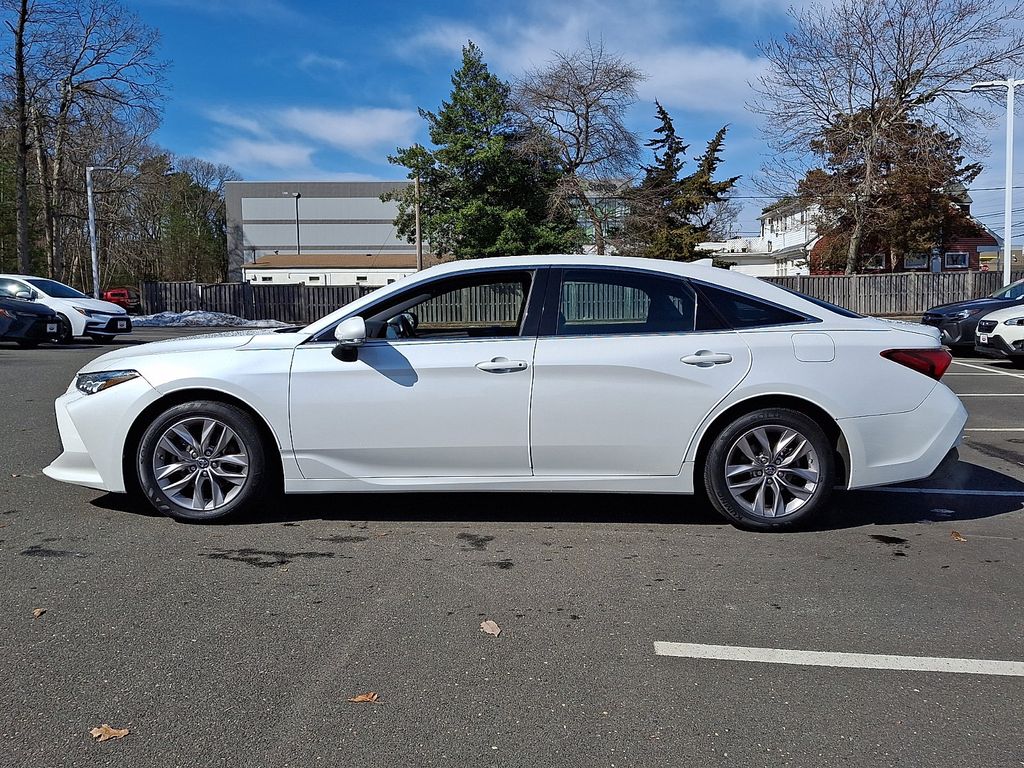 Thumbnail: 2019 Toyota Avalon - 8