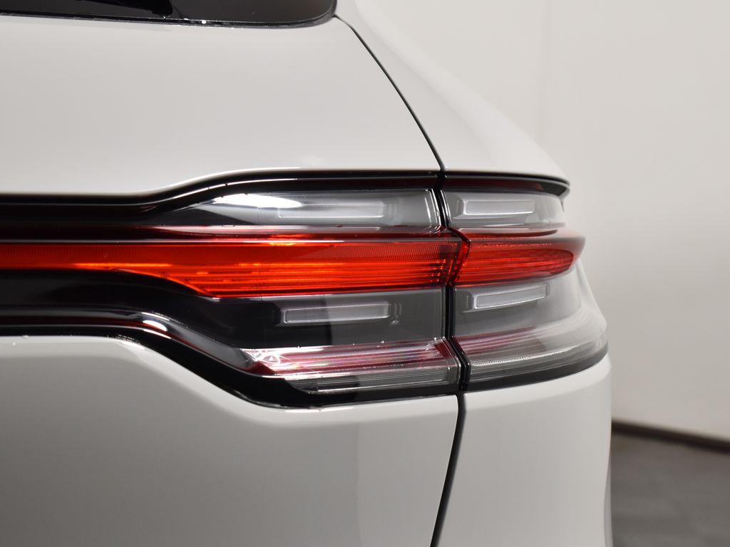 Thumbnail: 2026 Porsche Macan - 13