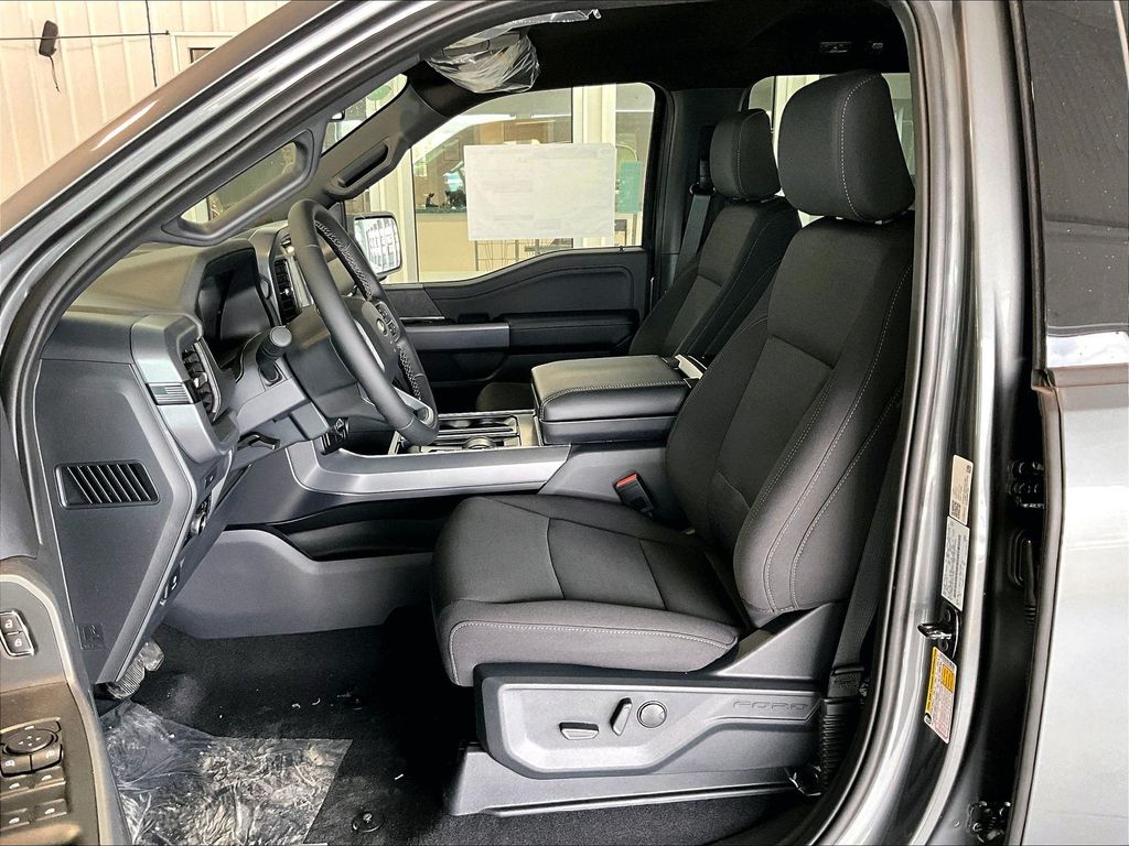 2026 Ford F-150 — photo 11