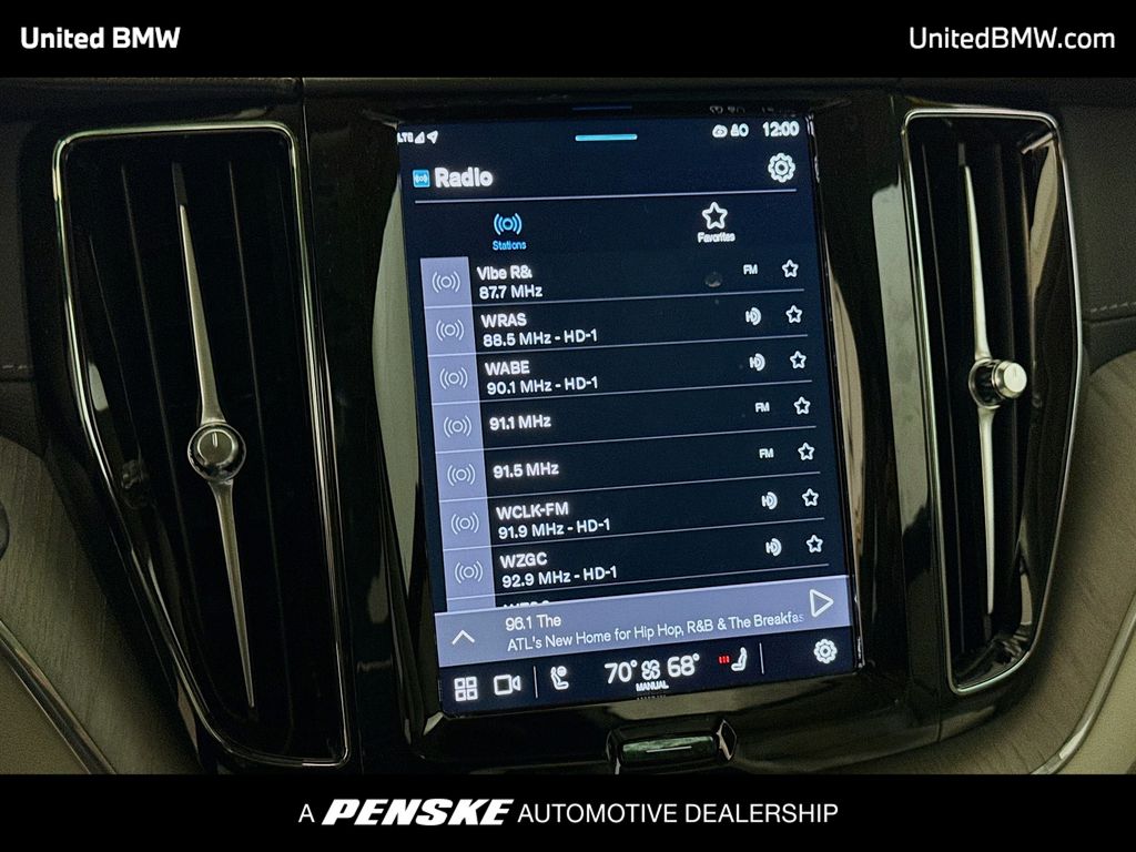 Thumbnail: 2025 Volvo XC60 - 8