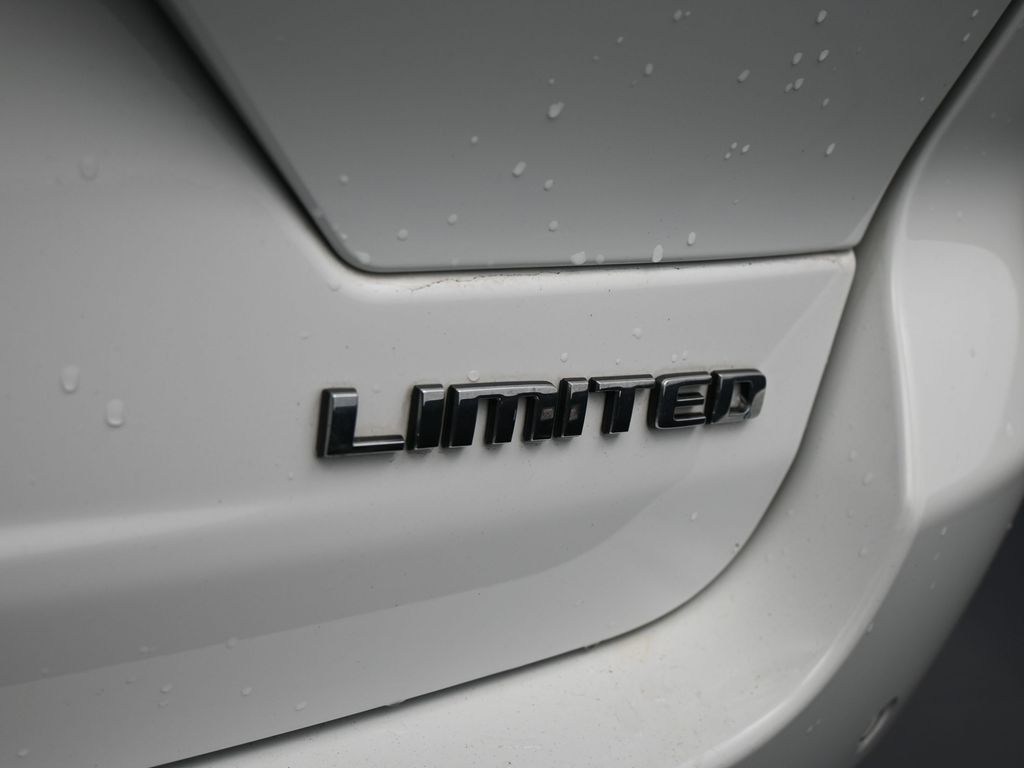 Used 2023 Bright White Clearcoat Jeep Limited image 38