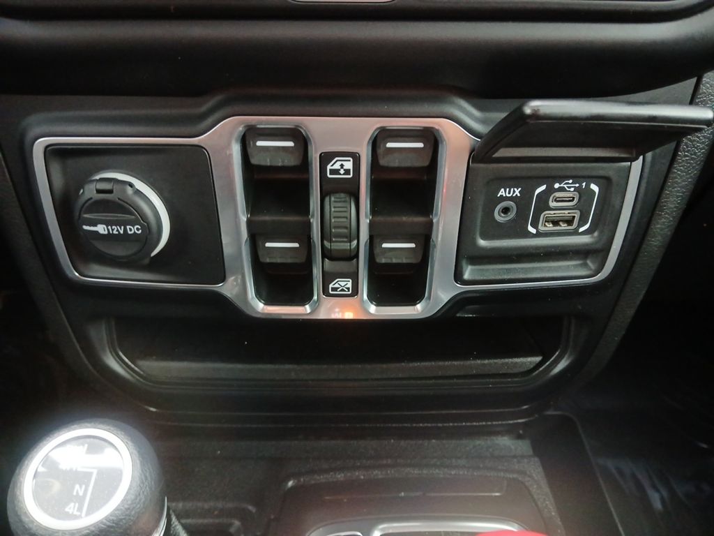 Used Car 2023 Jeep Gladiator  Willys For Sale Under $35,000 In Austin, Texas