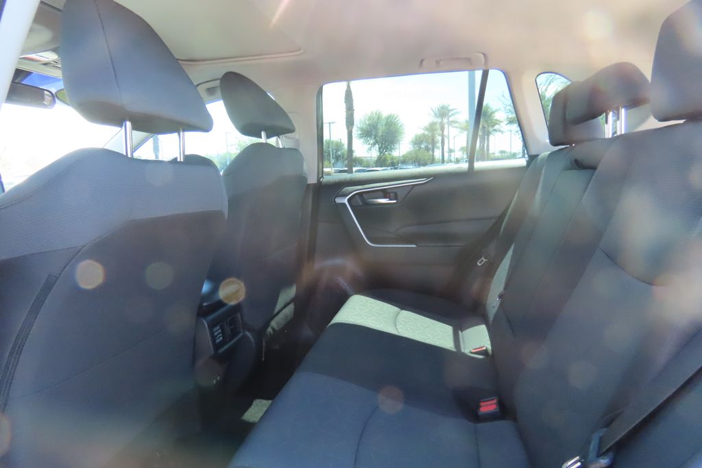 Thumbnail: 2021 Toyota RAV4 - 20