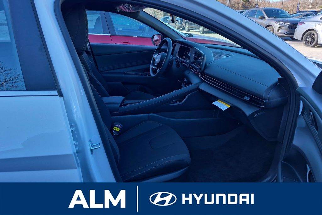New 2026 White Hyundai SEL Sport image 21