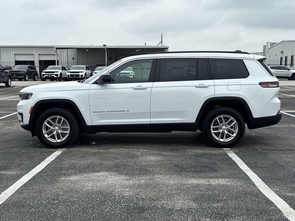 2025 Jeep Grand Cherokee L Laredo White at Classic Elite Chevrolet Sugar Land