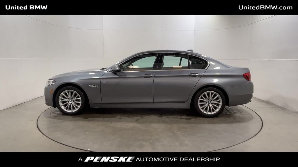 Thumbnail: 2014 BMW 5 Series - 5
