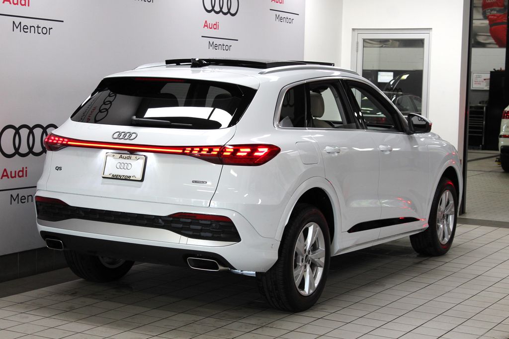 Thumbnail: 2025 Audi Q5 - 6