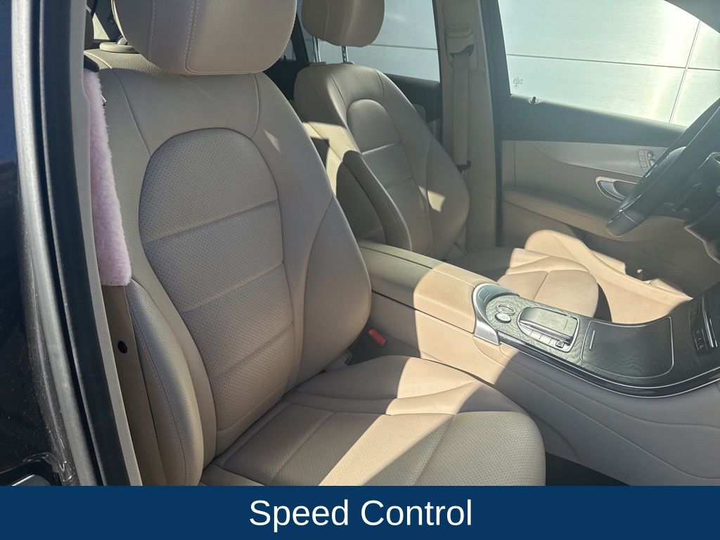 2022 Mercedes-Benz GLC 300 SUV