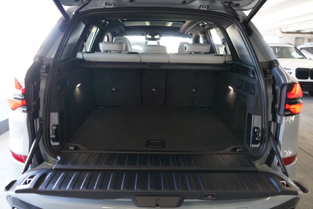 Thumbnail: 2026 BMW X5 - 21