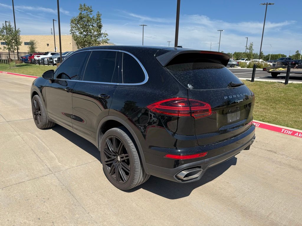 Thumbnail: 2016 Porsche Cayenne - 3