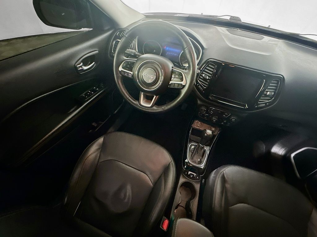 Used 2018 Gray Jeep Limited image 9