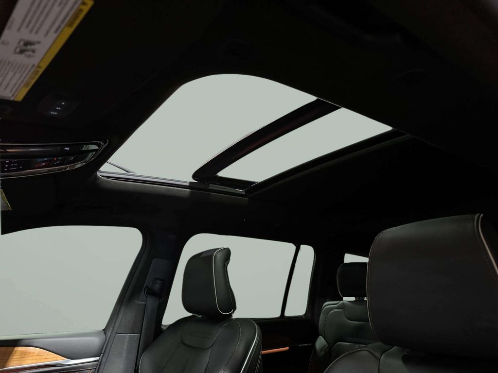 Used 2021 Diamond Black Crystal Pearlcoat Jeep Summit image 17