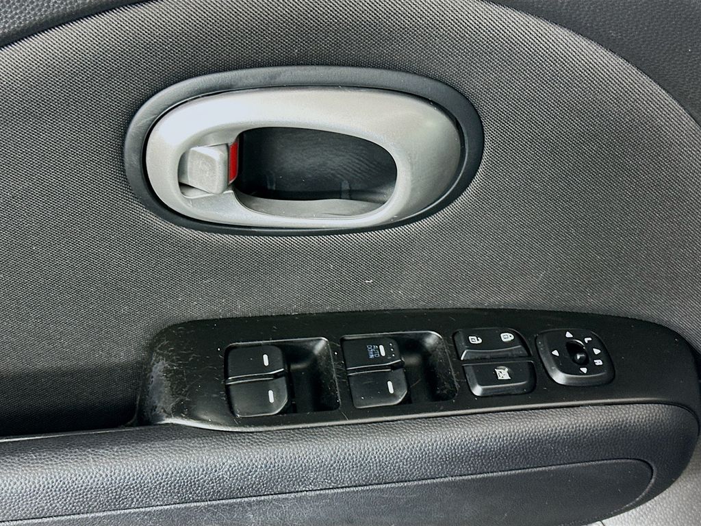Thumbnail: 2015 Kia Soul - 16