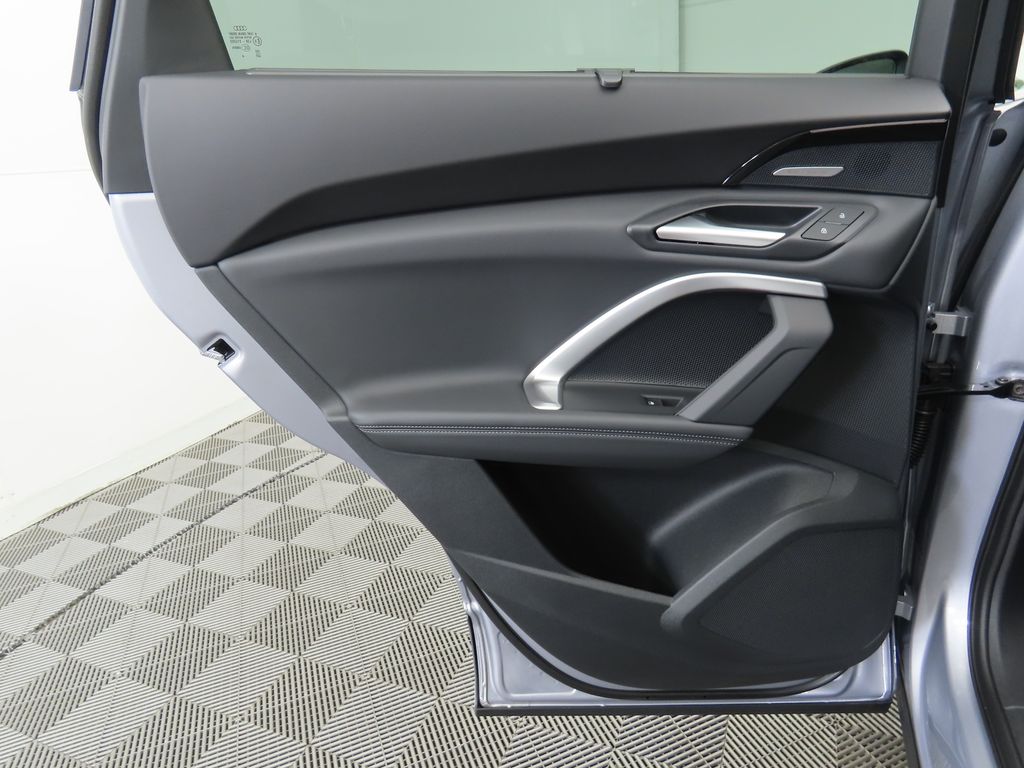 Thumbnail: 2025 Audi Q5 - 27