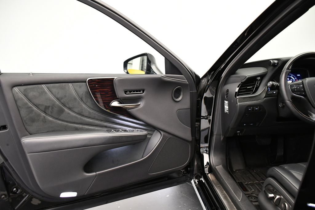 Thumbnail: 2023 Lexus LS - 30