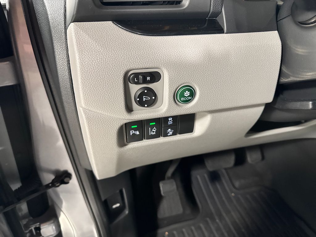 used 2016 Honda Pilot car, priced at $21,304