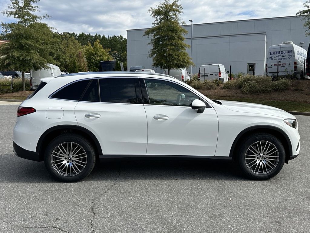 2025 Mercedes-Benz GLC GLC 300 9