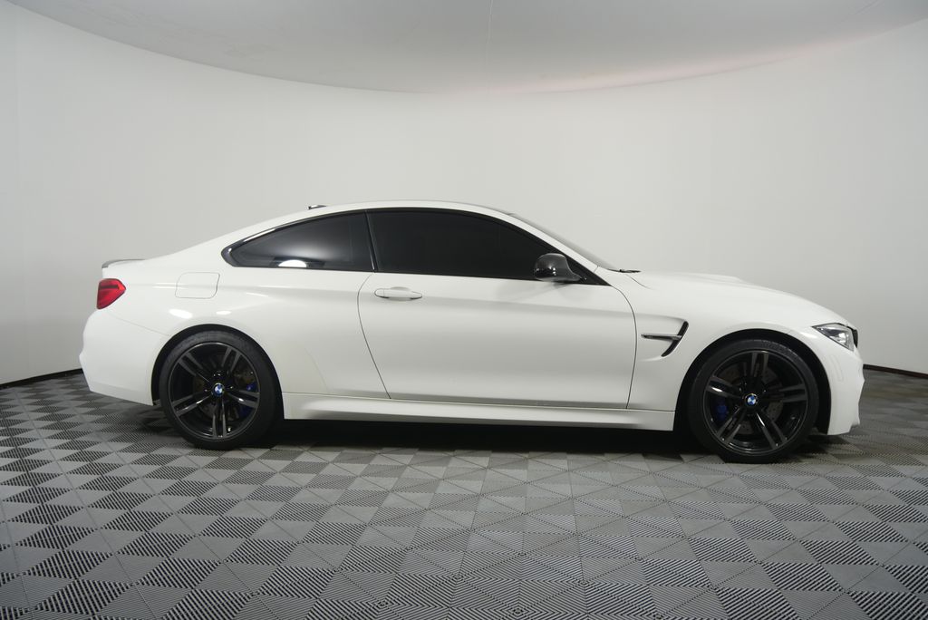 Thumbnail: 2018 BMW M4 - 2