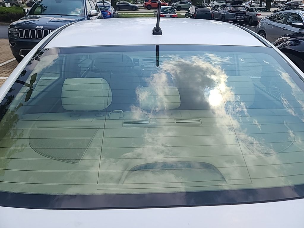 Used 2007 White Honda Hybrid image 9