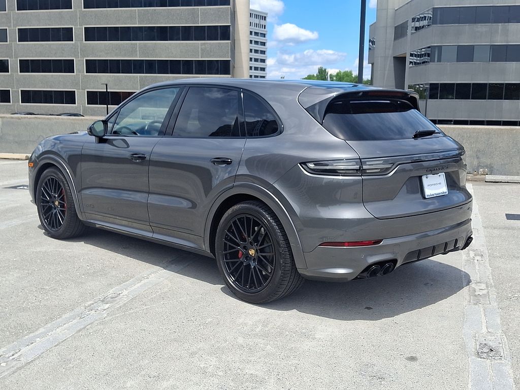 Thumbnail: 2023 Porsche Cayenne - 10
