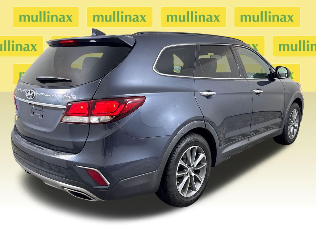 Used 2017 Blue Hyundai SE image 5
