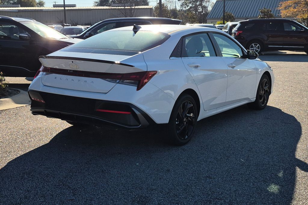 New 2026 White Hyundai SEL Sport image 6
