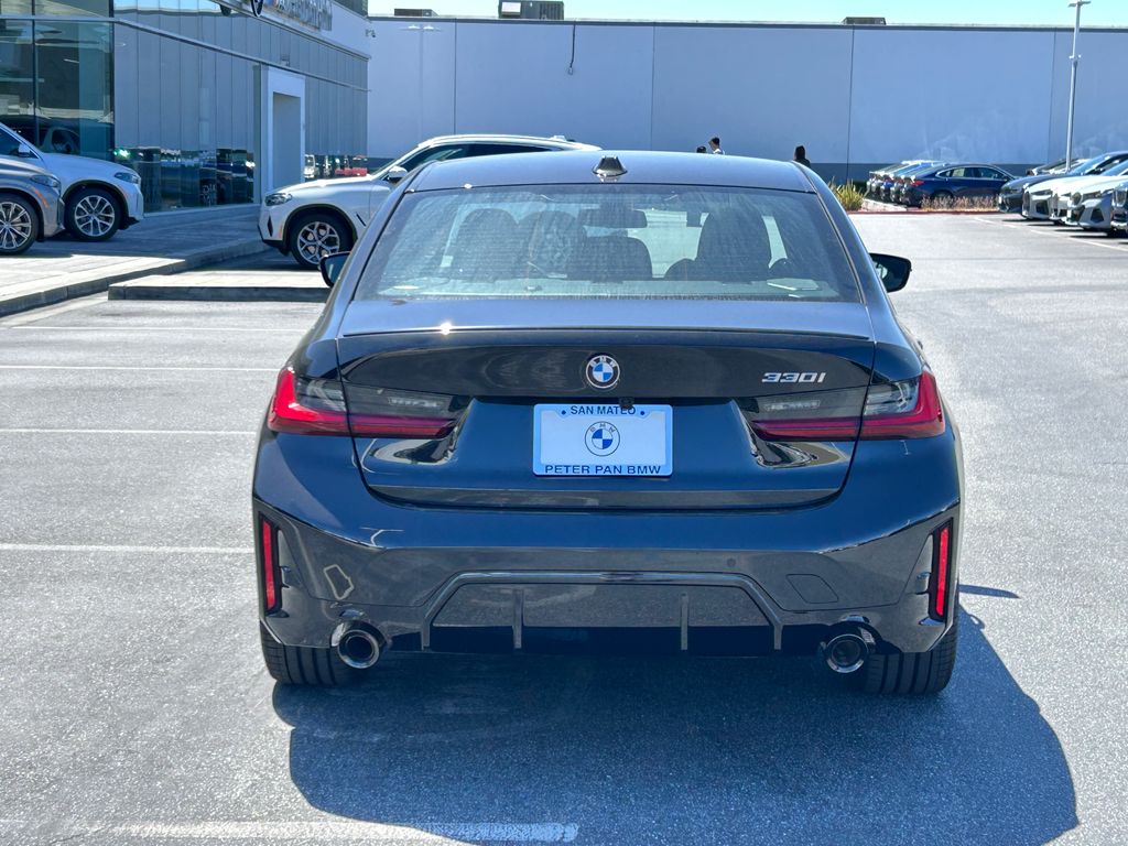Thumbnail: 2026 BMW 3 Series - 4