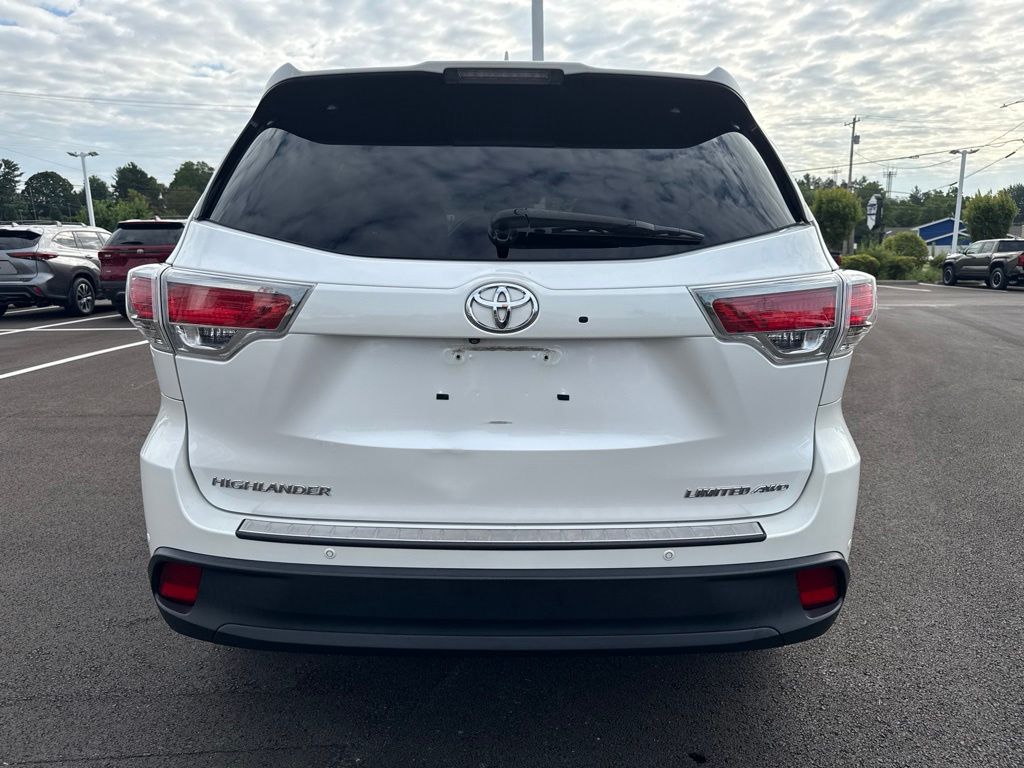 Used 2016 Toyota Highlander SUV