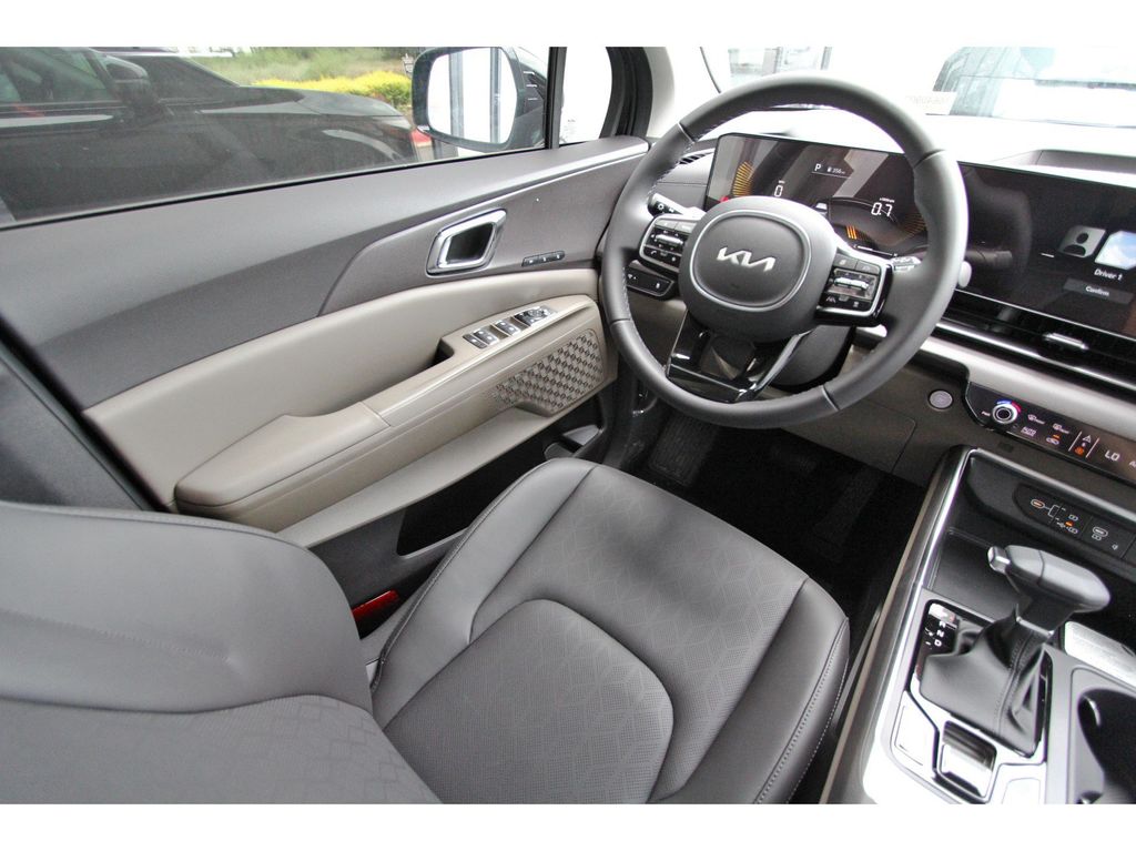 New 2026 Kia Carnival MPV Van