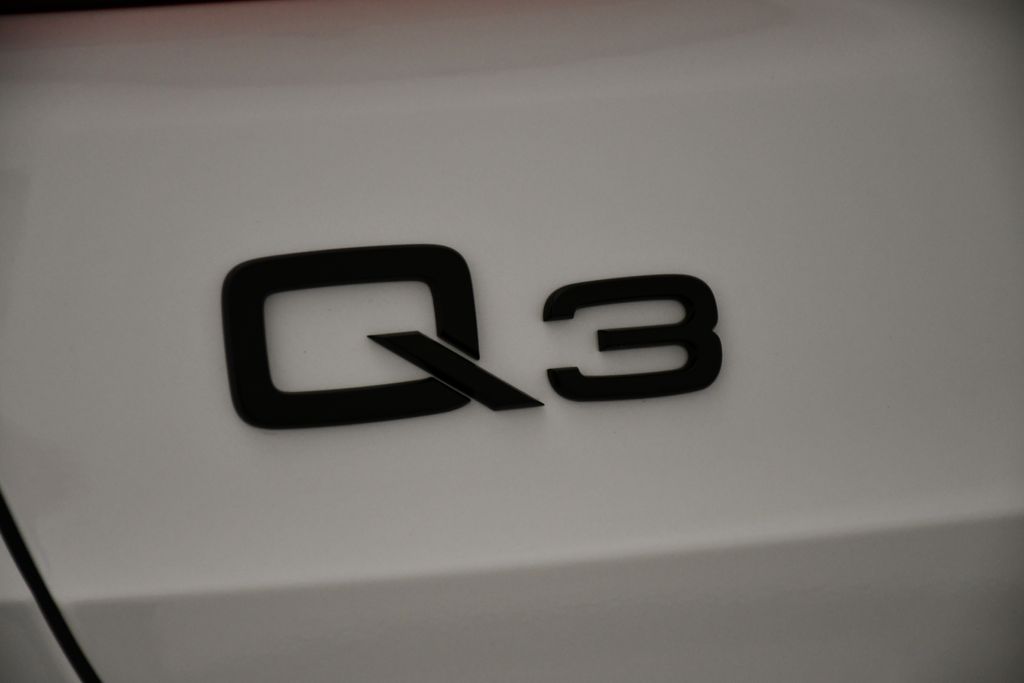 2025 Audi Q3  9