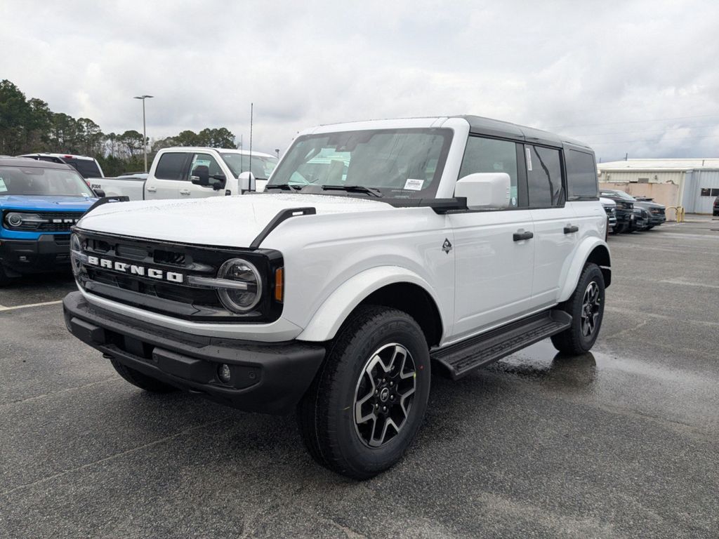 2026 Ford Bronco Outer Banks