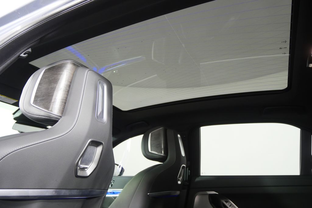 Thumbnail: 2025 BMW i7 - 17