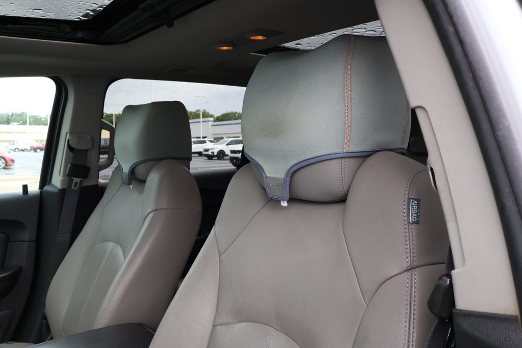 Thumbnail: 2011 Chevrolet Traverse - 13