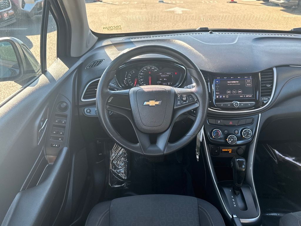 2020 Chevrolet Trax LS photo 12
