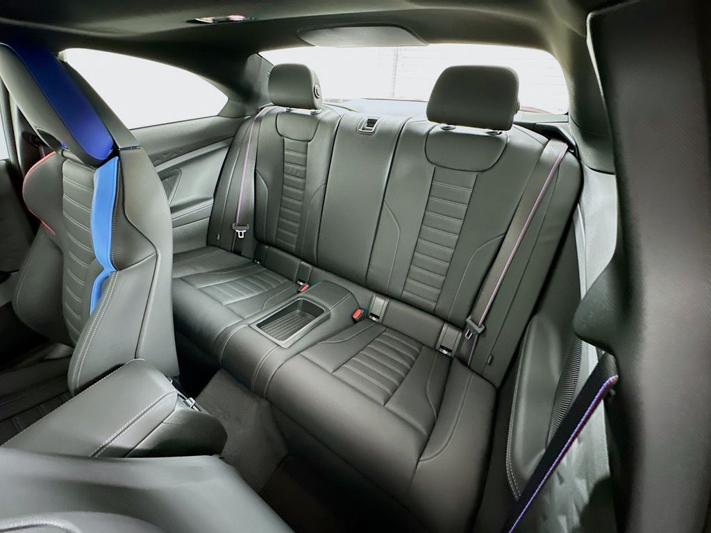 Thumbnail: 2025 BMW M2 - 17