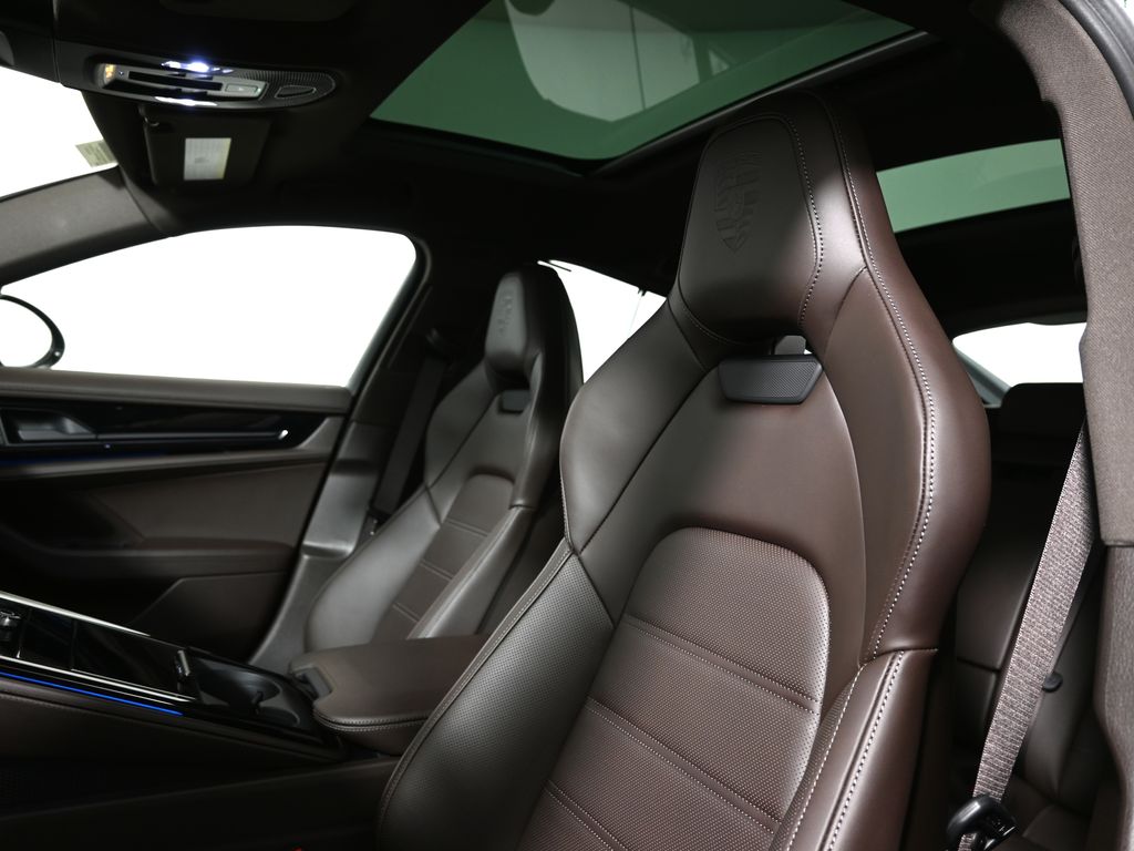 Thumbnail: 2026 Porsche Panamera - 15